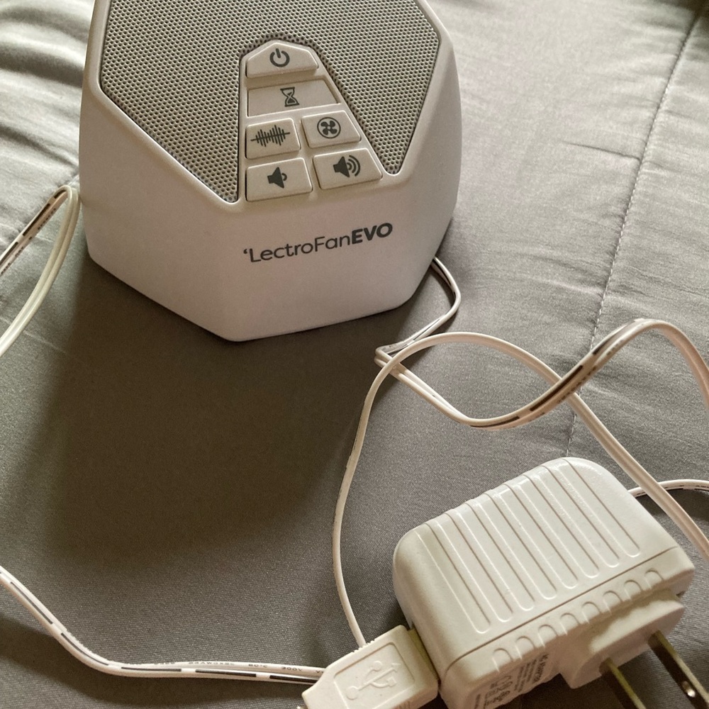 Noise machine for sleeping